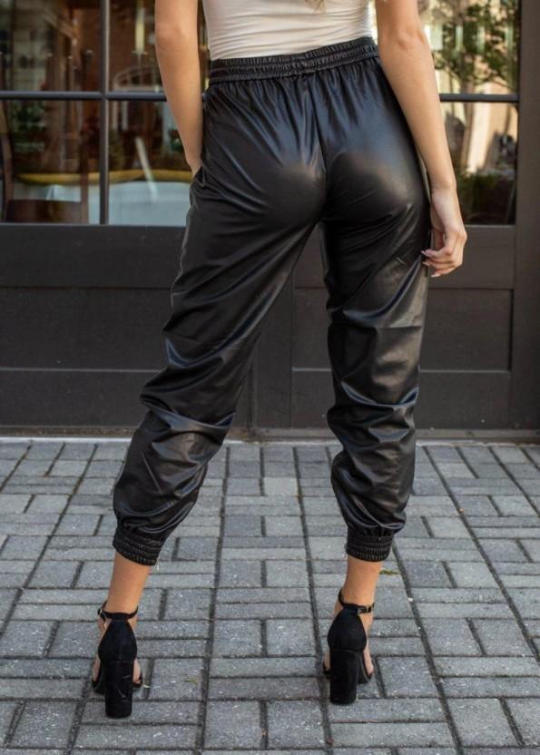 Črne  ohlapne hlače na vezalke iz PU zadrge