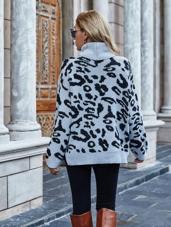 Debeli plavi leopardov pulover z puli ovratnikom Leya