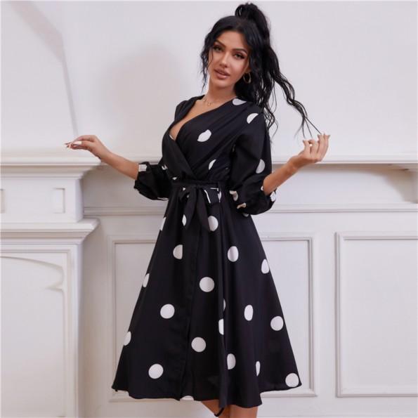 Elegantna koktajl obleka ovita s polko Julie