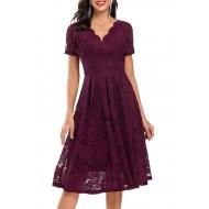 Rdeča obleka s čipkami in kratkimi rokavi Beatrix