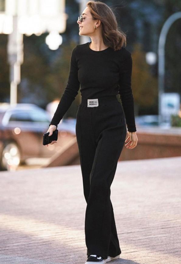 Črn top z dolgimi rokavi z okroglim izrezom in ohlapne hlače Alina